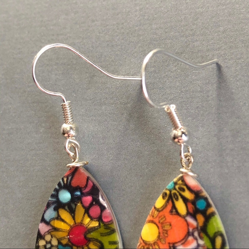 Floral drop earrings - Picture 2 of 3